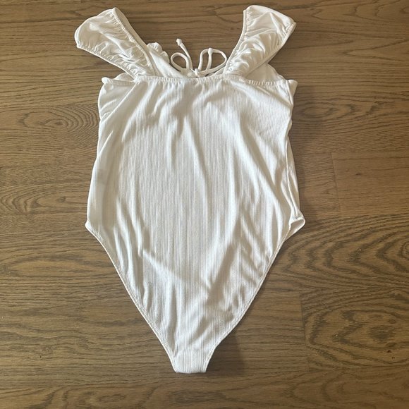 Wild Fable White Knit Bodysuit w/Ruffle Detailing - Picture 5 of 7